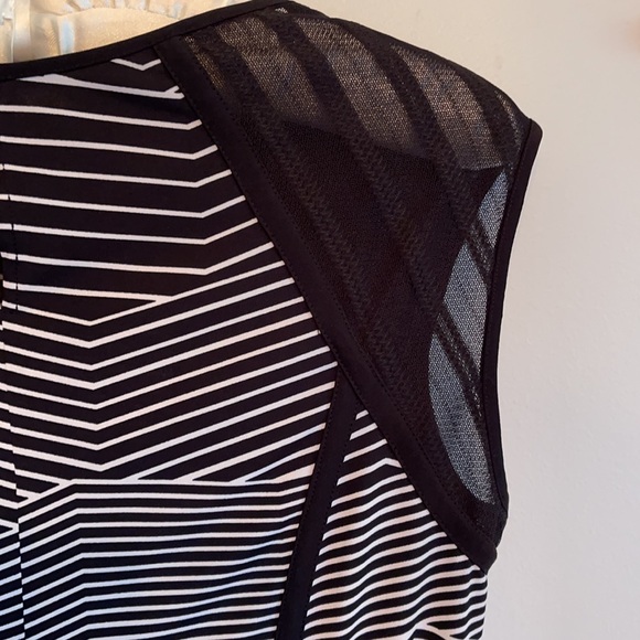 BCBG black and white Dress size small - Picture 4 of 7